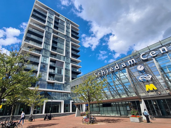 251112 Station Louise Melchers